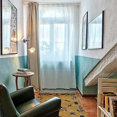 Hotel Mansarda In Piazza Castello 4*