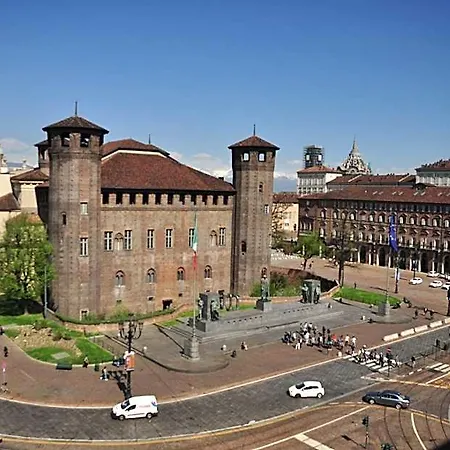 فندق Mansarda In Piazza Castello 4*